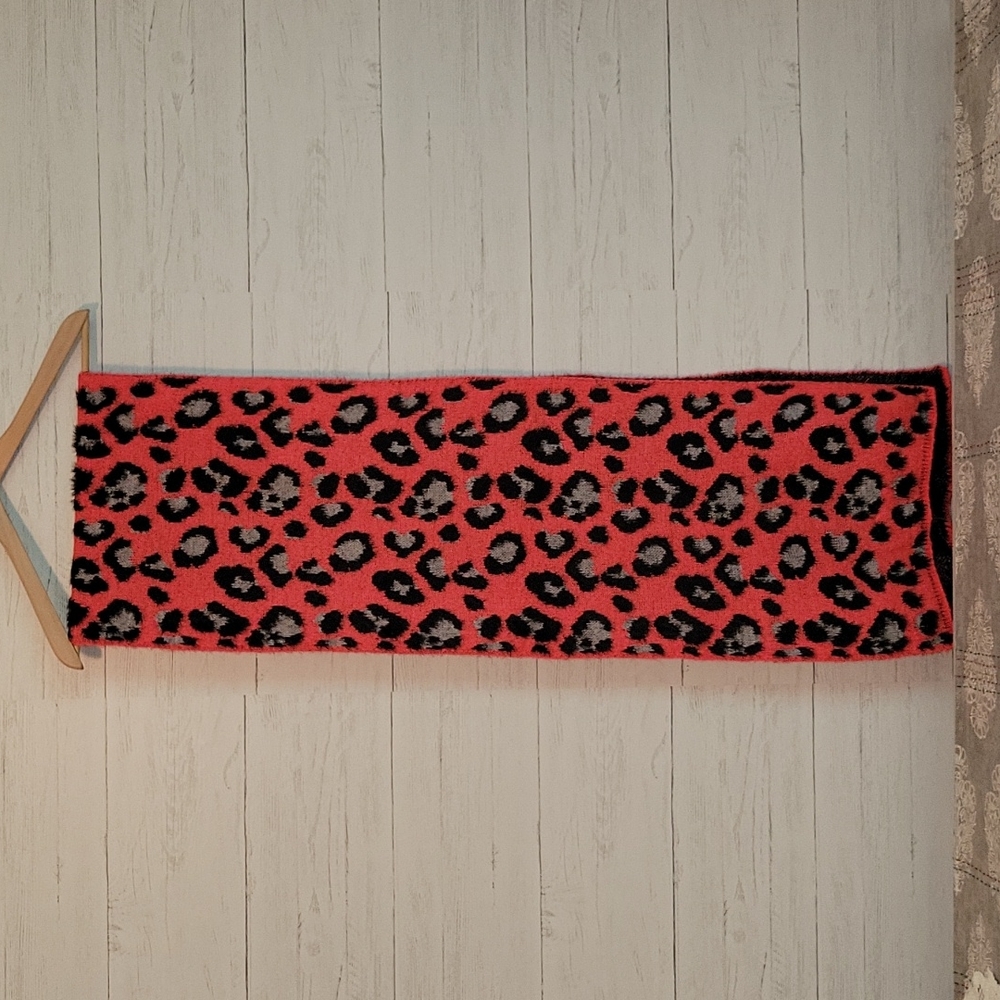 NWT | Leopard Magenta Blanket Scarf - Picture 6 of 7